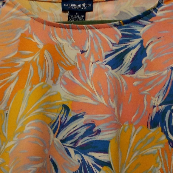Caribbean Joe - Tropical Floral Pattern, Short Sleeve W/ Tie Accent, Size Medium - Picture 9 of 13